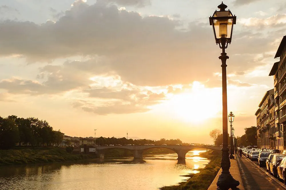 ****  Hotel Lungarno Vespucci 50 Firenze Olaszország